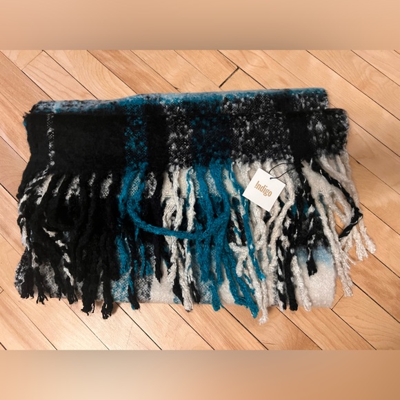 Cozy Blanket scarf - Picture 2 of 3